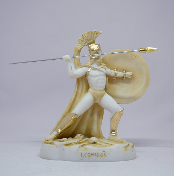 Leonidas statue ready to throw his spear in Patina color